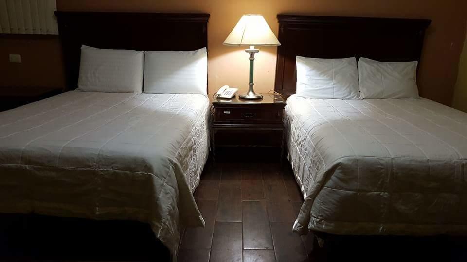 Hotel La Posta Monclova Buitenkant foto